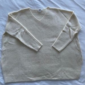 UNIQLO sweater cream Size Small